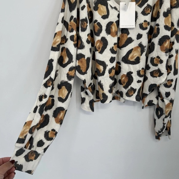 LNA Wild Cat V Neck Leopard Sweater - Picture 4 of 6